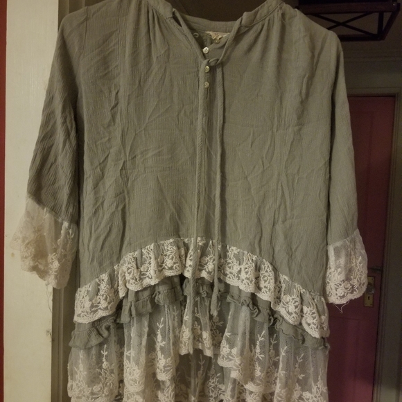 Adorable girls dress shirt - Picture 3 of 4